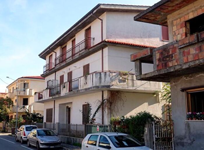 Appartamento trilocale in vendita in Via Gabriele dAnnunzio, Briatico