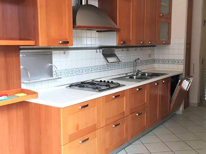 Appartamento con 5 locali in affitto in Piazza Della Palestra No Number, Centro, Teramo