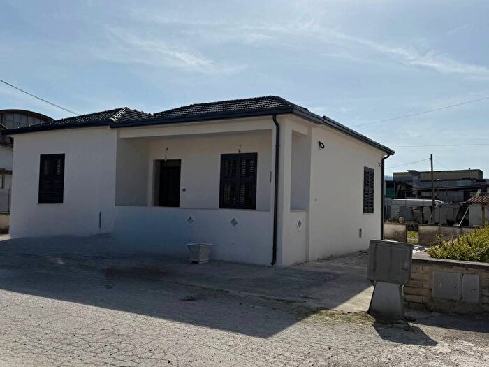 Casa con 6 locali in affitto in Via Roma, Centro, Isola del Liri