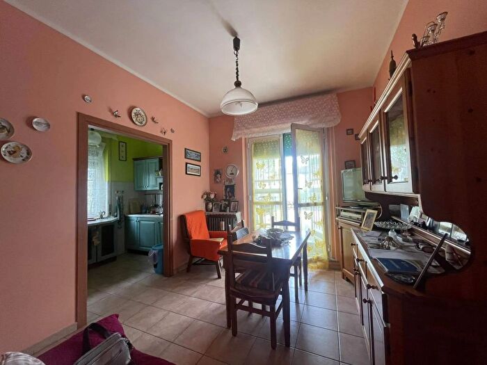 Casa trilocale in vendita in Via Stazione Torre Beretti E Castellaro, Torre Beretti Castellaro