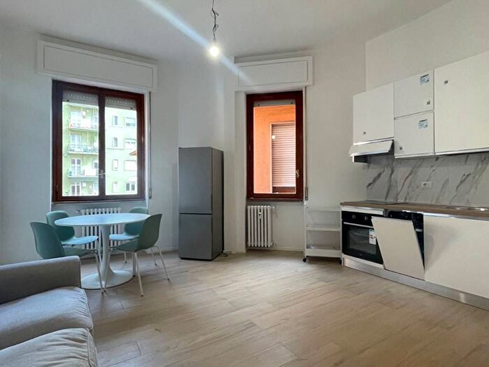 Appartamento trilocale in affitto in Viale Misurata, Piazza Napoli, Milano