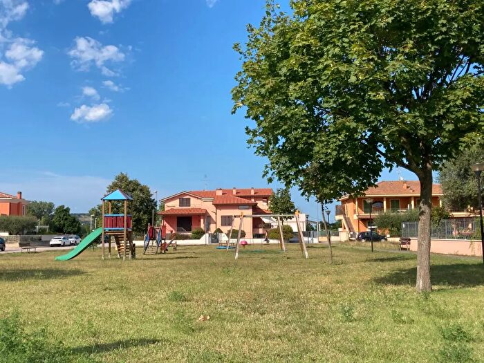 Appartamento trilocale in vendita in Cartoceto