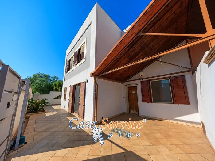 Casa con 5 locali in vendita in Via Sant'Elia Casarano Le, Casarano
