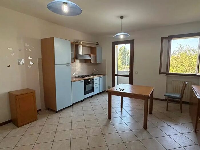 Appartamento trilocale in vendita in Via Gobetti, Bagnolo San Vito