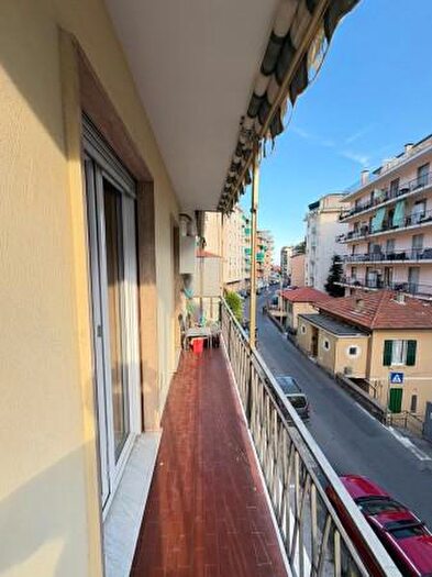 Appartamento trilocale in vendita in Via Galileo Galilei, Sanremo