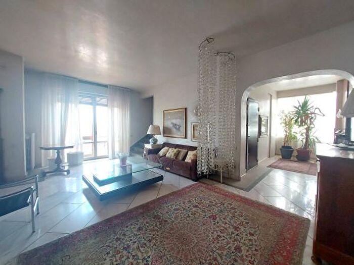 Appartamento con 5 locali in vendita in Prato