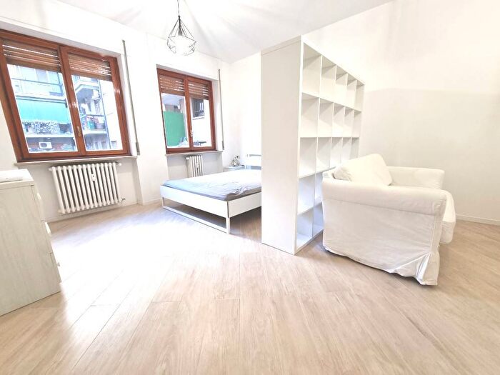Appartamento bilocale in affitto in Via Stromboli, Dezza, Milano