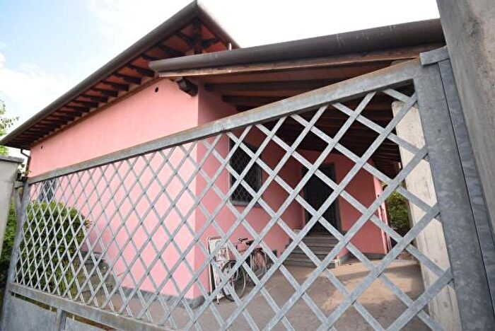 Casa quadrilocale in vendita in Via Cugnia SNC, Seravezza