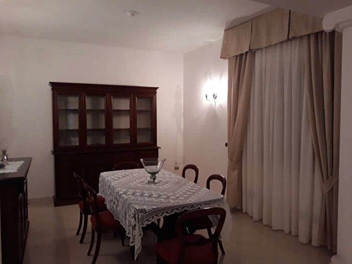 Appartamento quadrilocale in affitto in Piazza Francesco Sutera, Centro Storico, Marsala