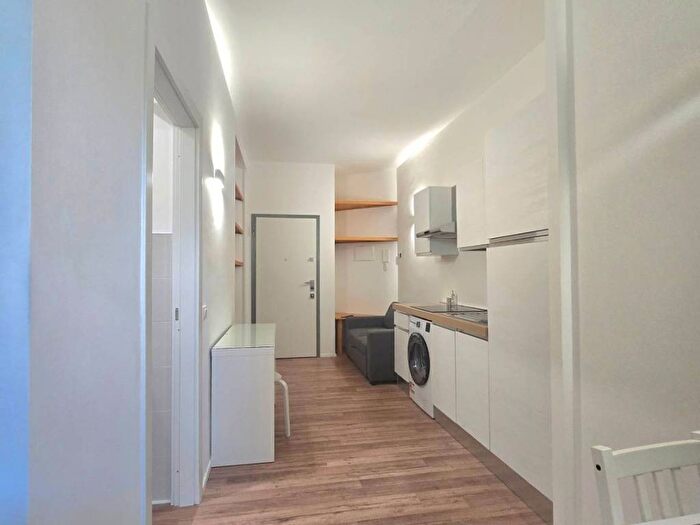 Appartamento monolocale in affitto in Via Lorenteggio, Giambellino, Milano