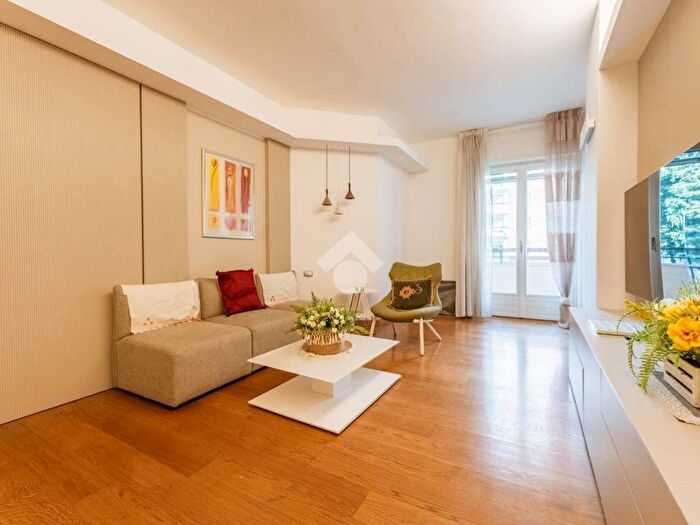 Appartamento quadrilocale in affitto in Via Nino Bonnet, Garibaldi Corso Como, Milano