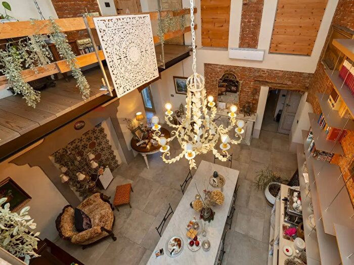 Casa con 11 locali in vendita in Borgo Valdichiesa, Villanova DAsti