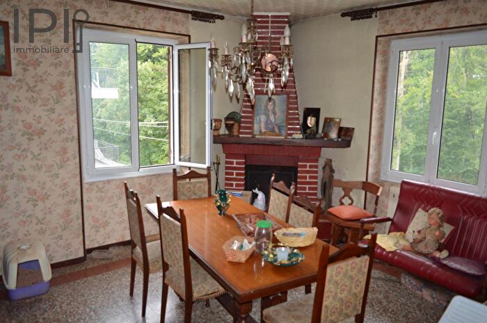 Casa con 8 locali in vendita in Via Giovanni Chiarlone, Piana Crixia