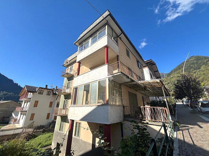 Appartamento quadrilocale in vendita in Via Ezio Vanoni, Sondalo