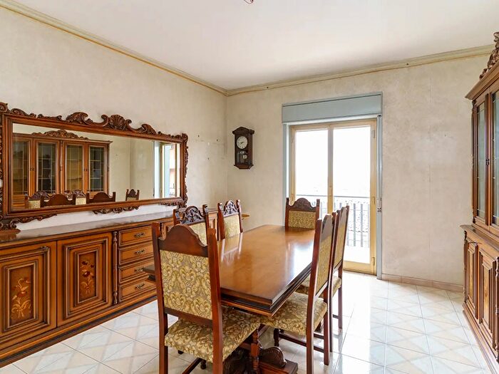 Appartamento trilocale in vendita in Via Pozzo, Aci Catena