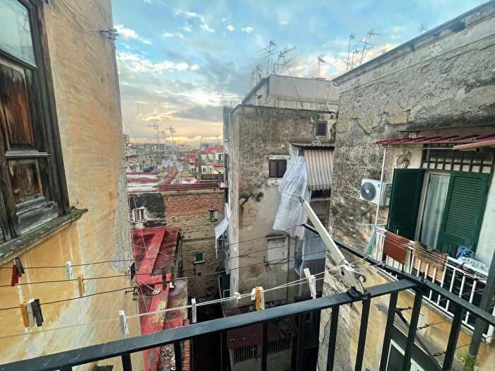 Appartamento bilocale in affitto in Vico Tessitori, Sanità, Napoli
