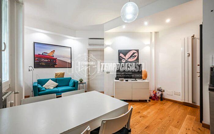 Appartamento trilocale in vendita in Via Calatafimi, Milano