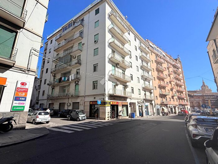 Appartamento quadrilocale in affitto in Via Filocomo, Catania