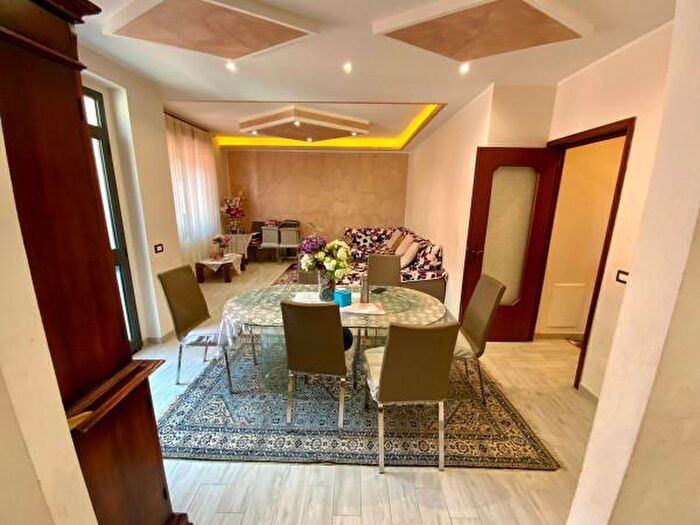 Casa con 6 locali in vendita in Via Fratelli Manzotti, Piacenza