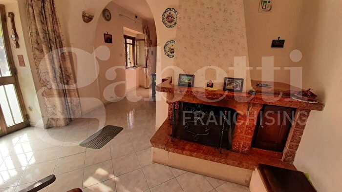 Casa con 7 locali in vendita in Marzanello, Vairano Patenora