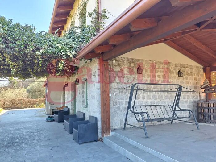 Casa quadrilocale in vendita in Contrada Valloni Snc, Paupisi