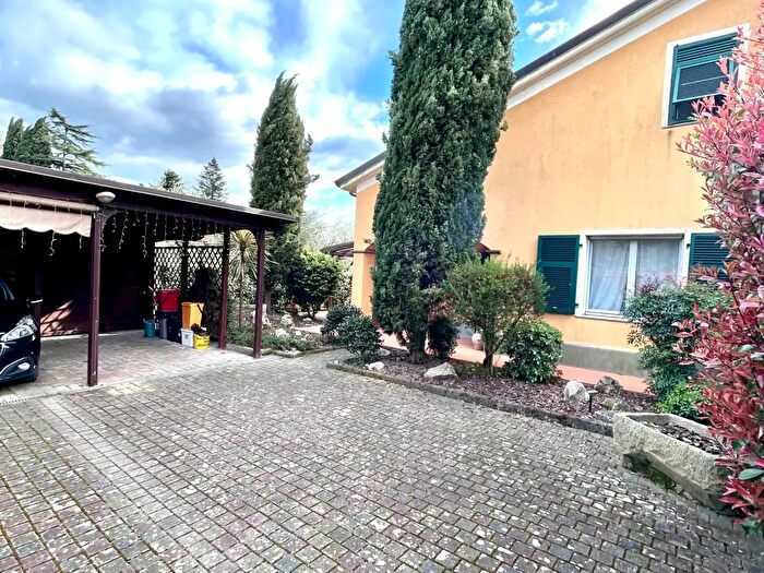Casa con 6 locali in vendita in Via dei Molini, Sarzana