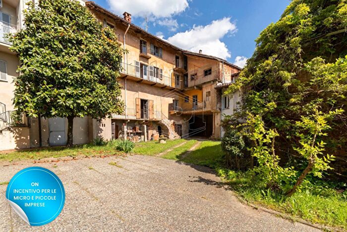 Casa quadrilocale in vendita in Via Umberto I, Castelnuovo Don Bosco