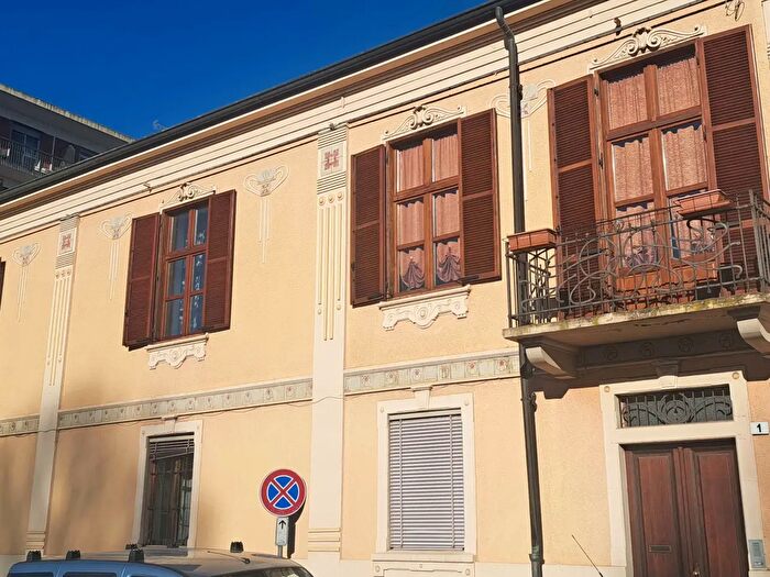 Appartamento con 6 locali in vendita in Largo Opessi, Pinerolo