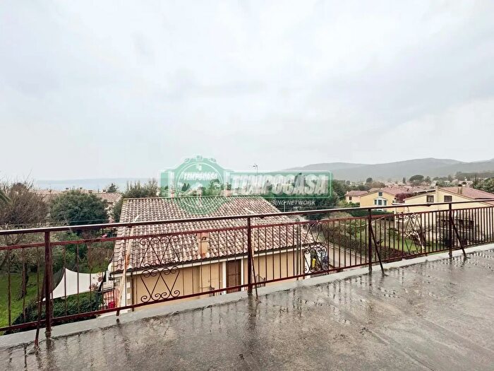 Appartamento trilocale in vendita in Via Mosca, Trevignano Romano