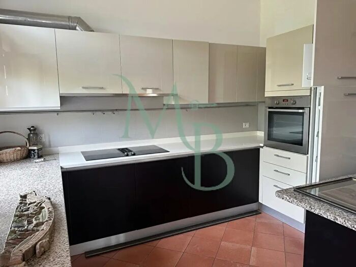 Casa con 8 locali in vendita in Via Monte Grappa, Padova
