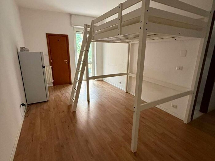 Appartamento monolocale in affitto in Via Desenzano, Gambara, Milano