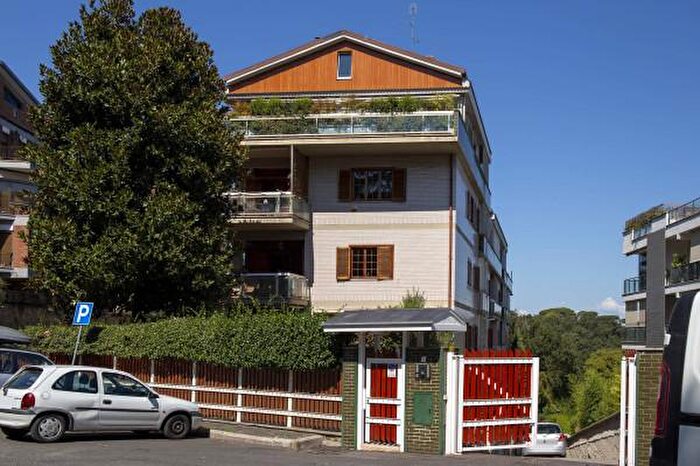 Appartamento quadrilocale in vendita in Via Vallombrosa, Roma