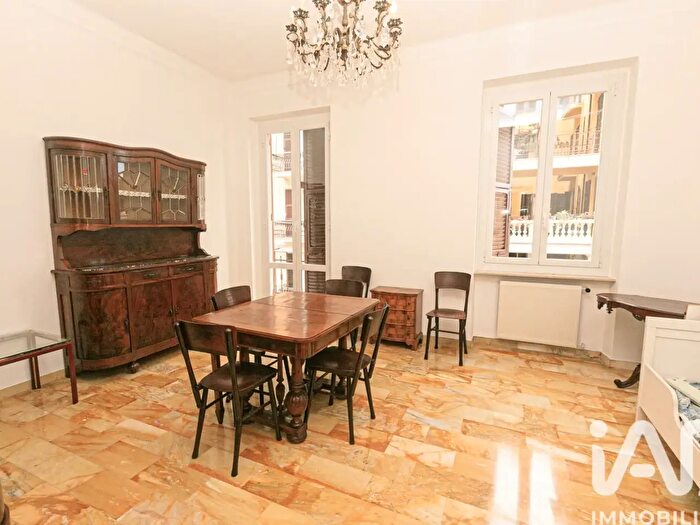 Appartamento trilocale in affitto in Via Monte Zovetto, Genova