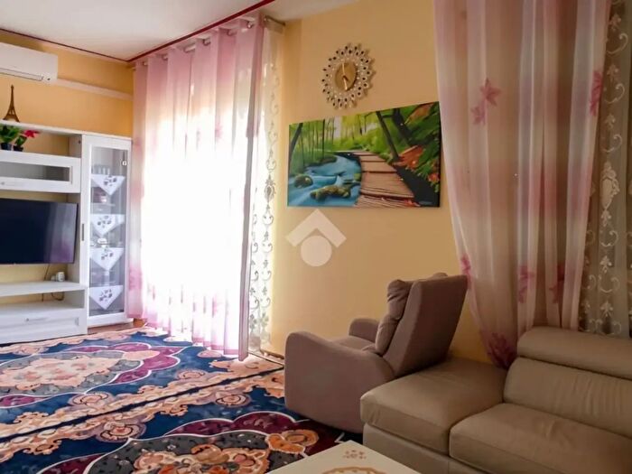 Appartamento trilocale in vendita in Via Francesco Baracca, Lonate Pozzolo