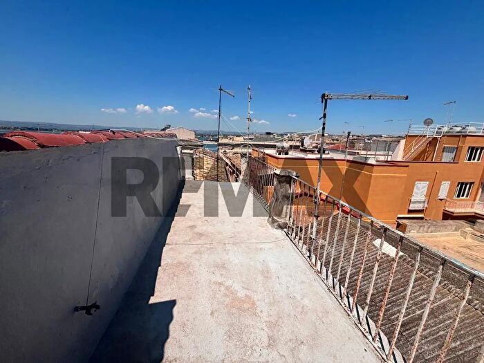 Casa con 6 locali in vendita in Via Claudio Arezzo, Siracusa