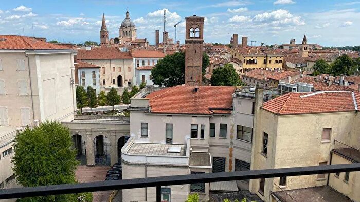 Appartamento quadrilocale in vendita in Mantova