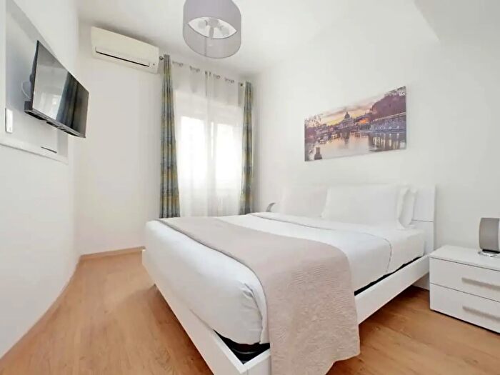 Appartamento monolocale in affitto in Via Innocenzo XI, Roma