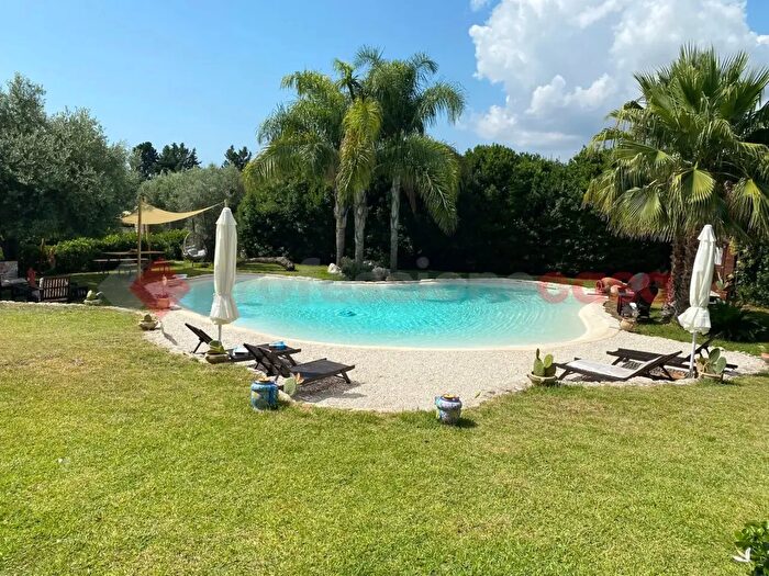 Casa con 5 locali in affitto in Tremmilia Snc, Siracusa