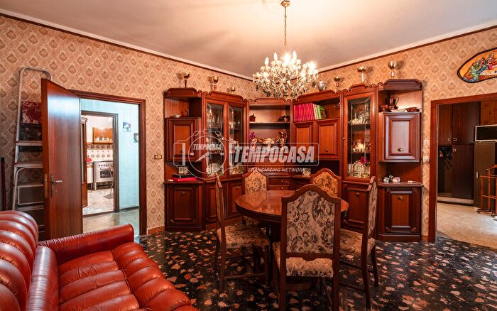 Appartamento con 5 locali in vendita in Via Cesare Augusto, Pioraco