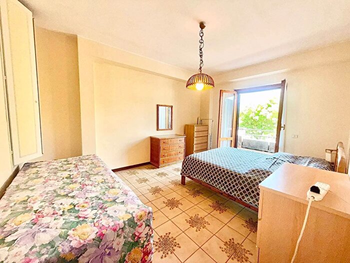 Casa quadrilocale in vendita in Via dei Garofani, Anzio