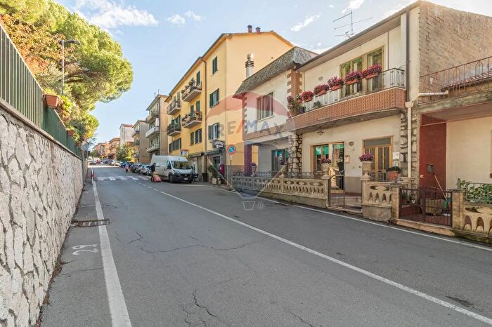 Appartamento quadrilocale in vendita in Via Aldo Moro, Ischia Di Castro