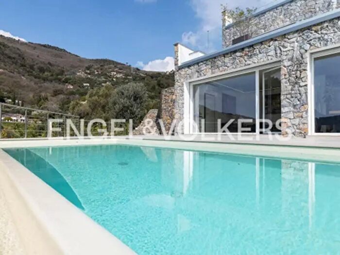 Casa con 6 locali in vendita in Strada Consortile Indiana, Alassio