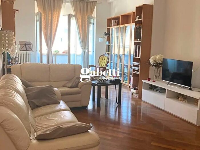 Appartamento con 7 locali in vendita in Rimini
