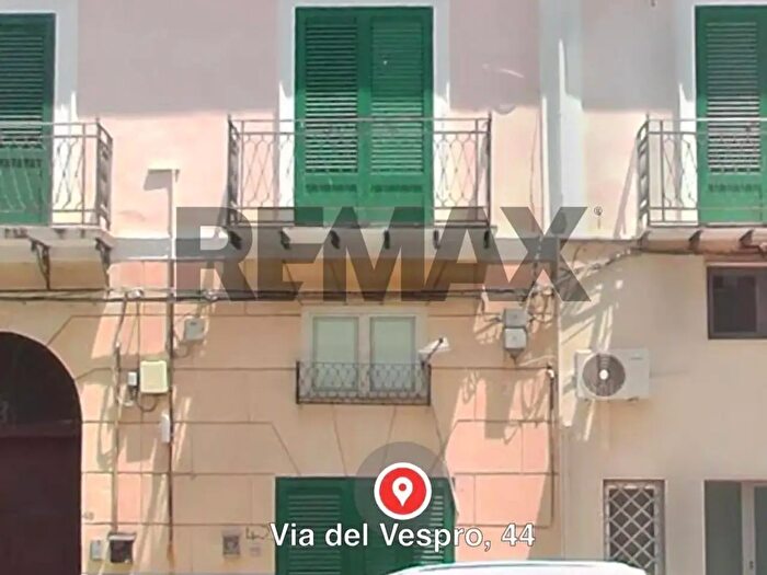 Casa trilocale in vendita in Via del Vespro, Palermo