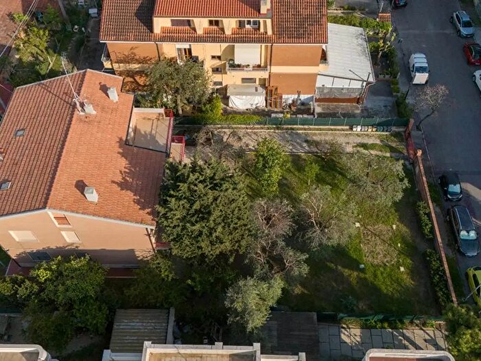 Casa con 9 locali in vendita in Via Correggio, Senigallia