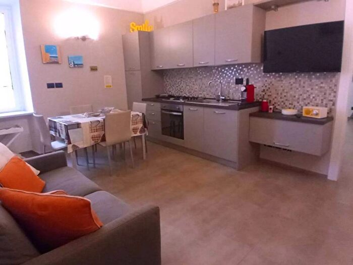 Appartamento bilocale in affitto in Via I Maggio, Centro, Ceriale