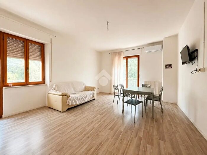 Appartamento quadrilocale in vendita in Via del Giglio, Vasto