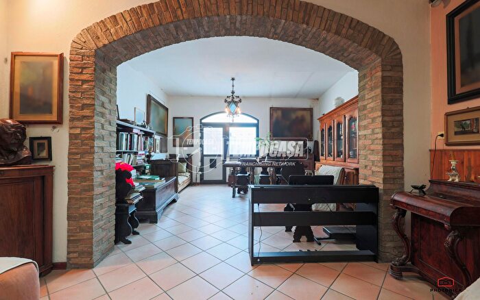 Casa con 7 locali in vendita in Forli