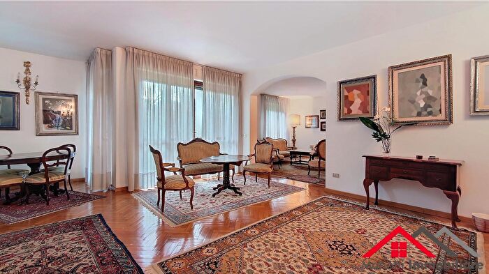 Appartamento con 6 locali in vendita in Pisa