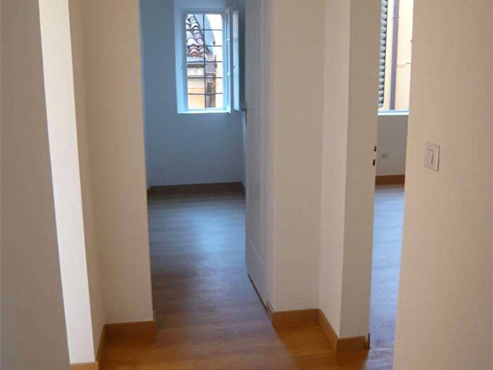 Appartamento con 6 locali in affitto in VIA GALLUCCI, Centro Storico, Modena